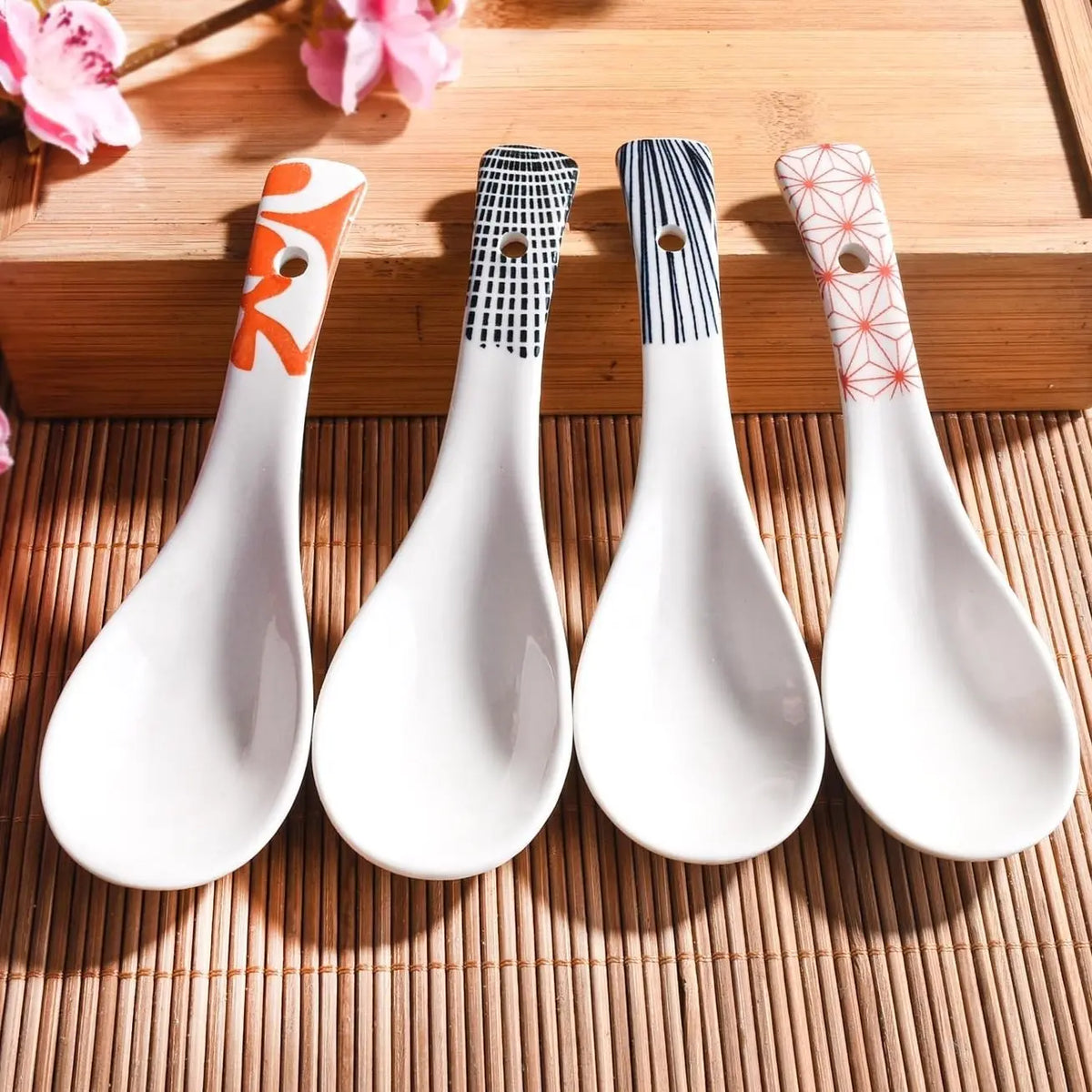 Japanese Ceramic Soup Spoon Set of 4, 5.66‘’ Retro Geometric Spoons | Cute Asian Porcelain Spoons for Soup, Pho, Miso or Rice. Durable Kitchen Tableware, Dishwasher safe