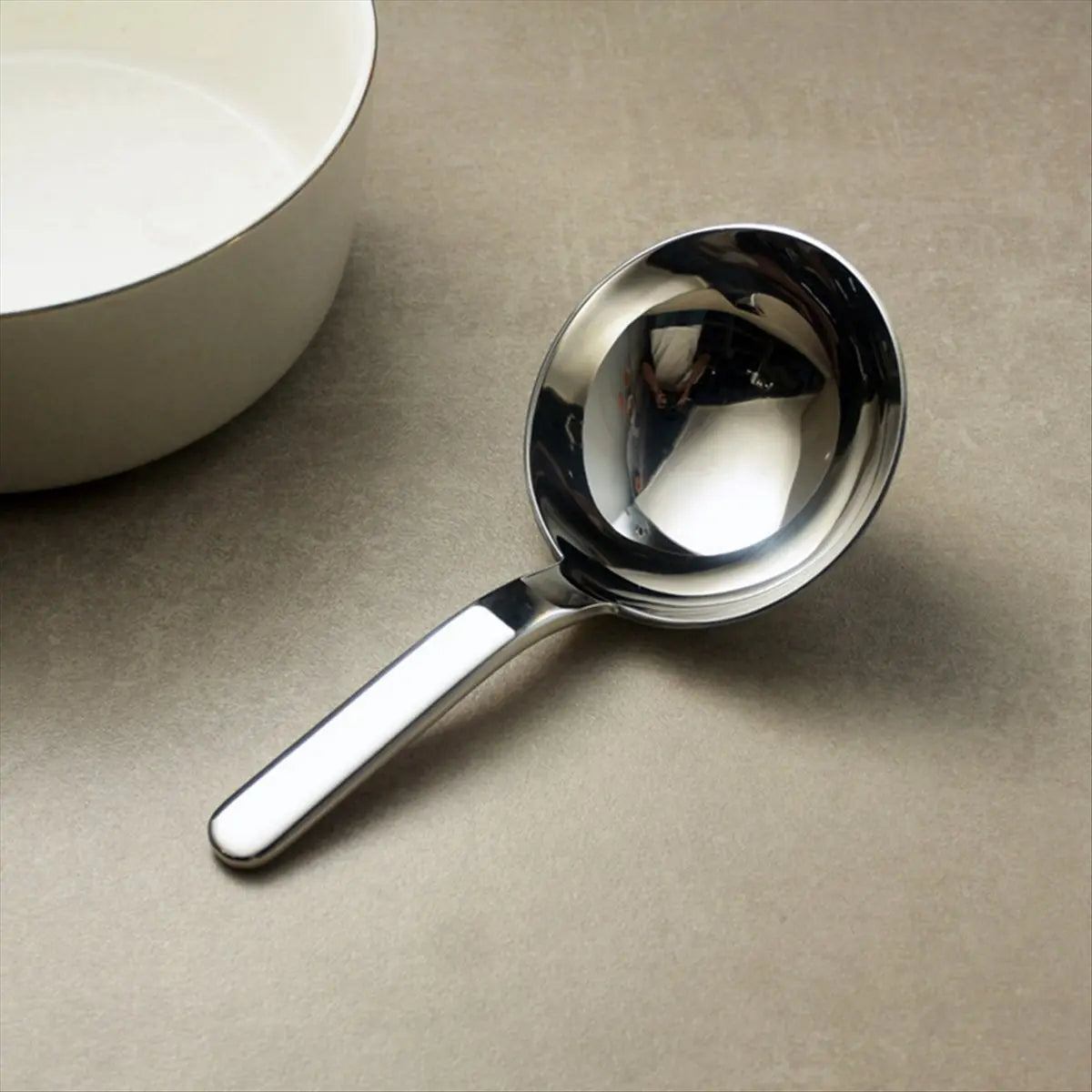 Stainless Steel Thickened Deep Soup Ladle Short Handle Big Round Head Spoon Drink Soup Ladle Eat Noodle Spoon